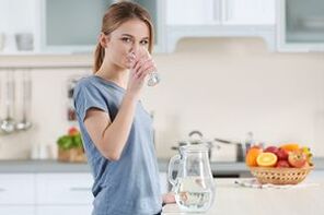 Bere acqua pura con una dieta potabile